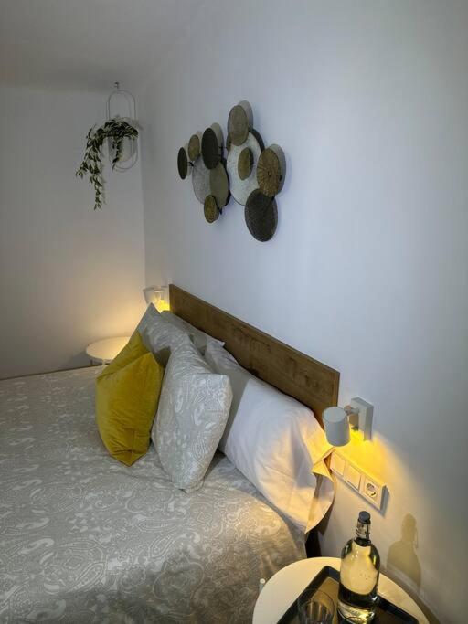 Habitacion Roca Foradada En Casa Cami De Les Aiguees Monistrol De Montserrat Bagian luar foto